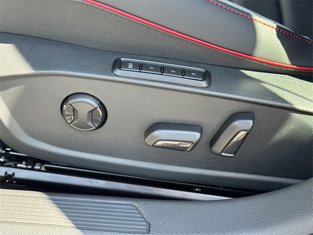 2025 Volkswagen Golf GTI Autobahn photo 26