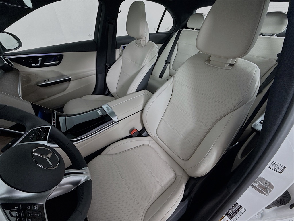 2025 Mercedes Benz C 300 4MATIC photo 4