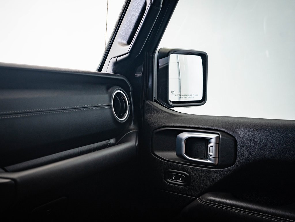 2022 Jeep Wrangler Unlimited Sahara photo 23