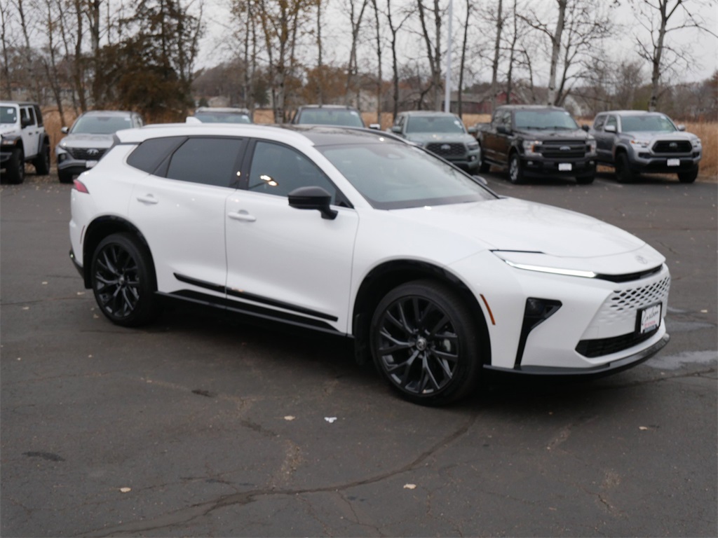 Used 2025 Toyota Crown Signia Limited with VIN JTDACAAJ1S3011907 for sale in Minneapolis, Minnesota