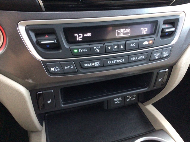 2020 Honda Pilot EX-L photo 16