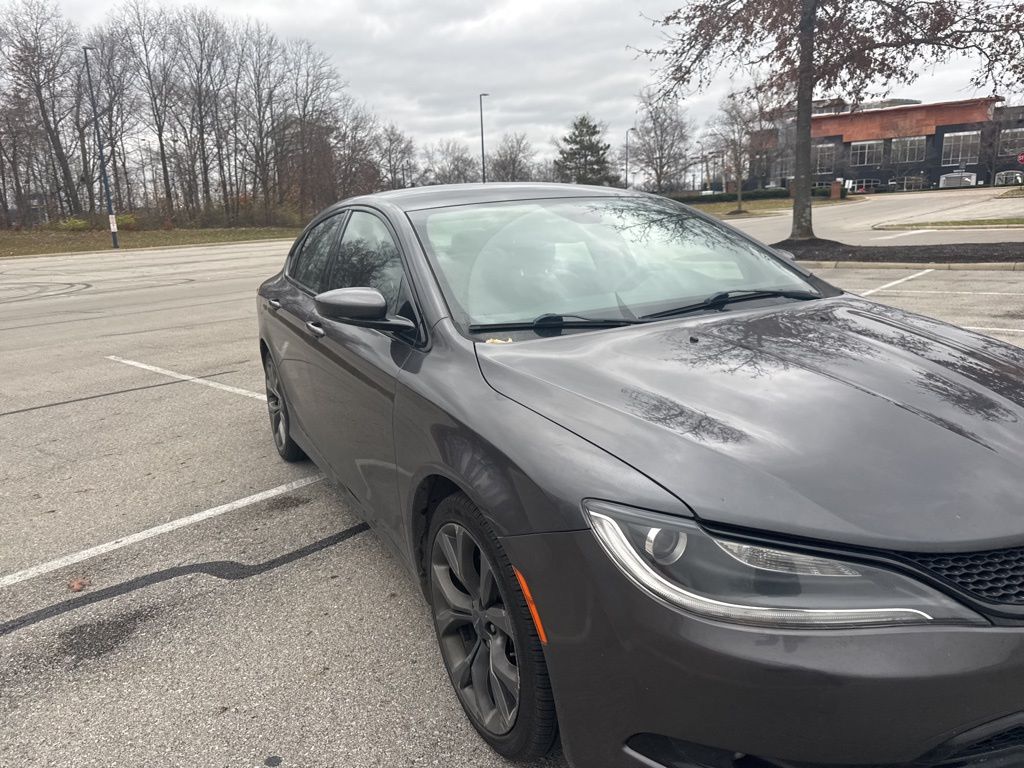 2015 Chrysler 200 S photo 4