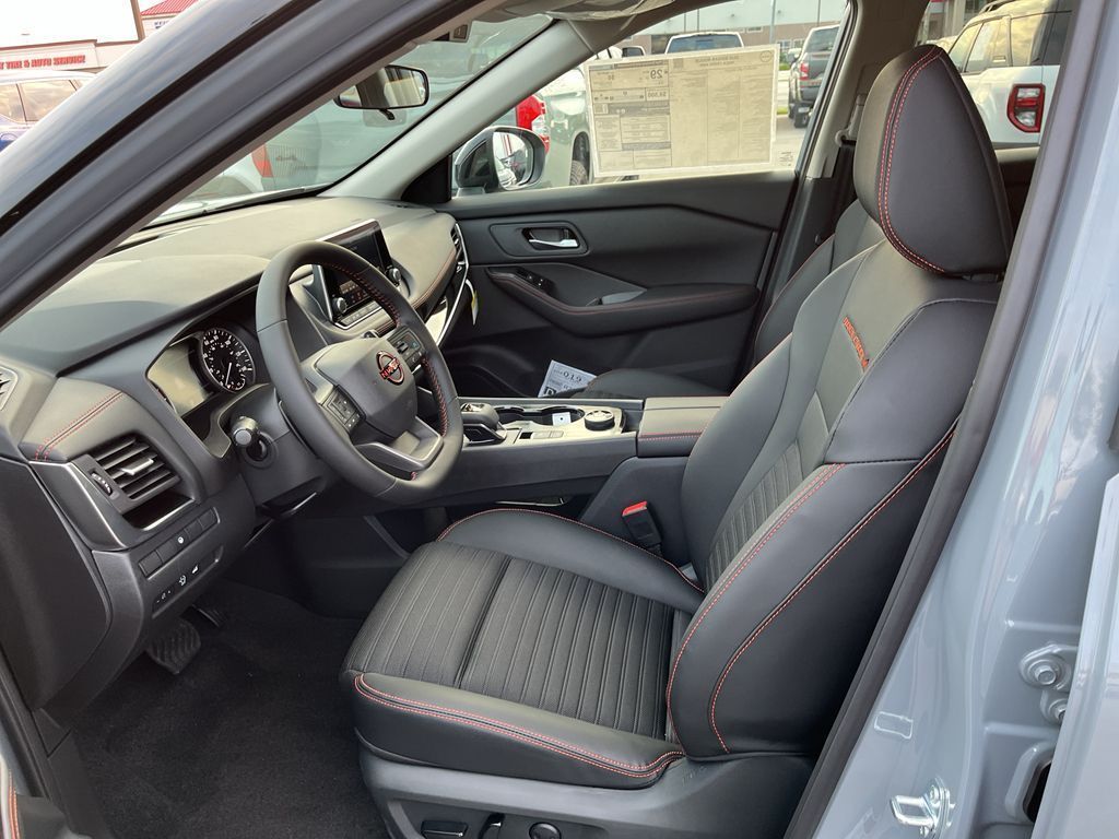 2026 Nissan Rogue SV photo 3