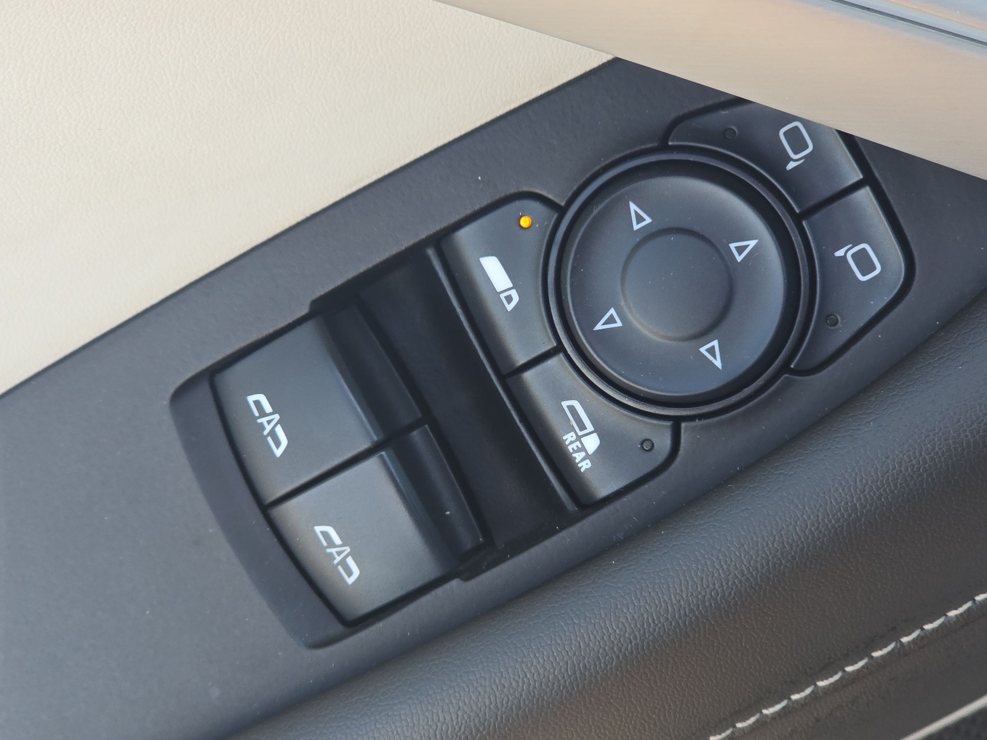 2016 Chevrolet Camaro 2LT photo 56