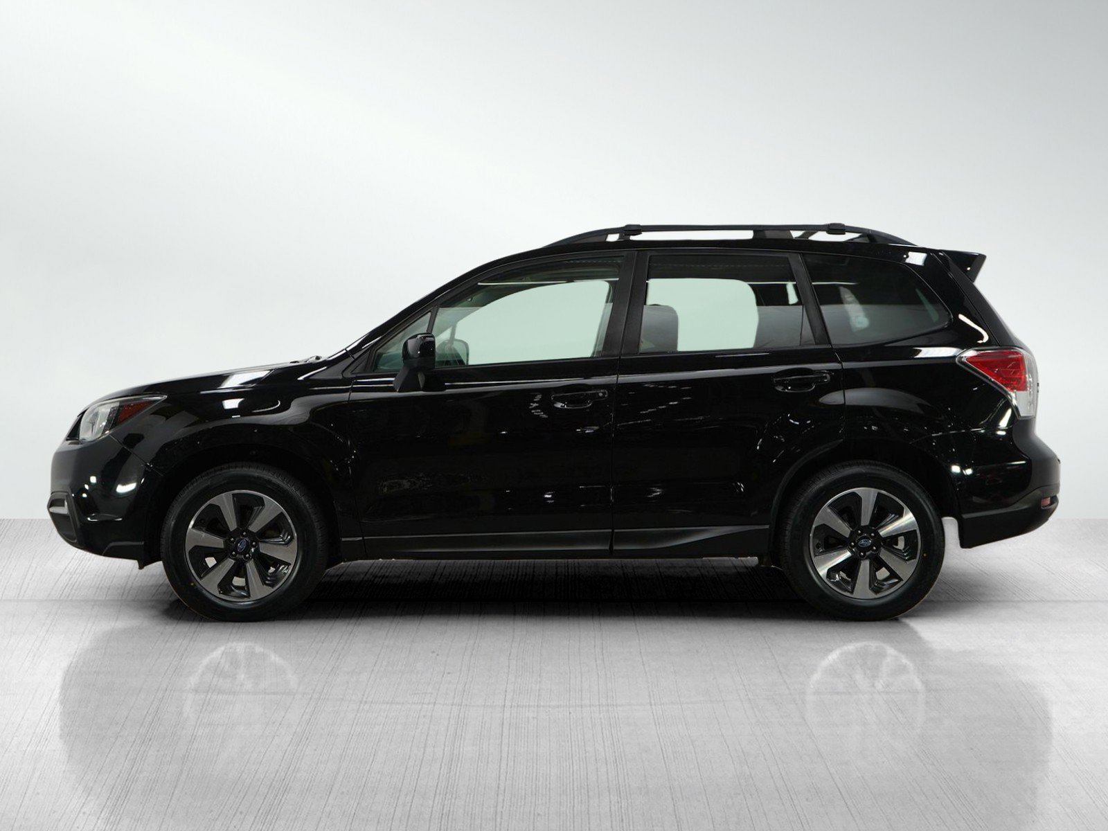 Used 2018 Subaru Forester Premium with VIN JF2SJAEC6JH589347 for sale in Burnsville, Minnesota