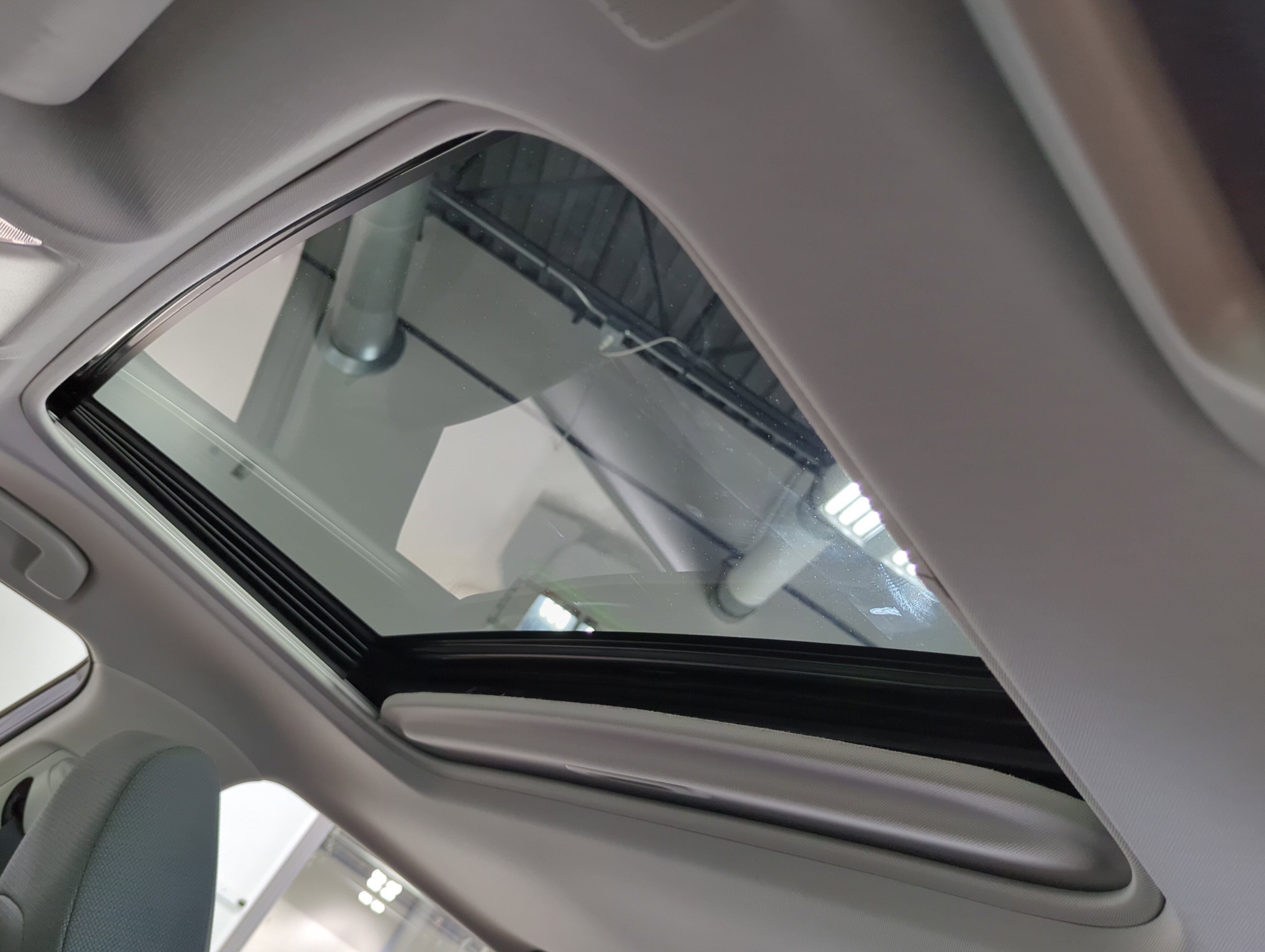 2025 Toyota RAV4 Hybrid XLE photo 21