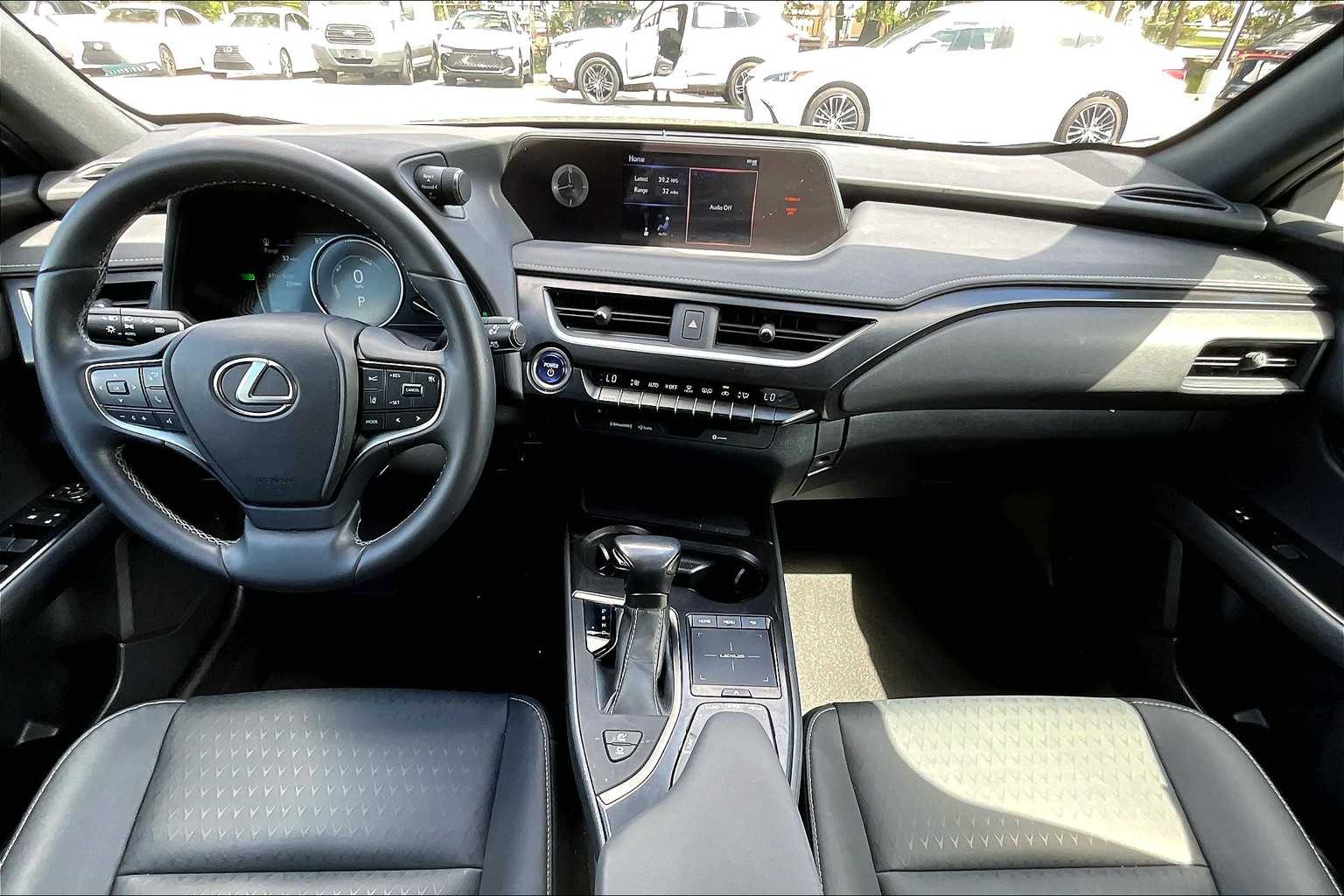 2021 Lexus UX 250h photo 15
