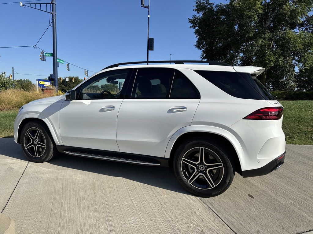 2026 Mercedes Benz GLE 450 4MATIC photo 3