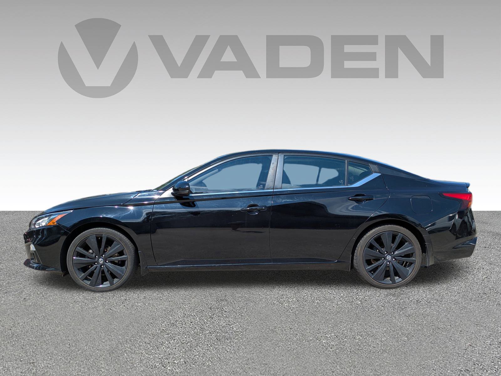 2022 Nissan Altima 2.5 SR photo 4