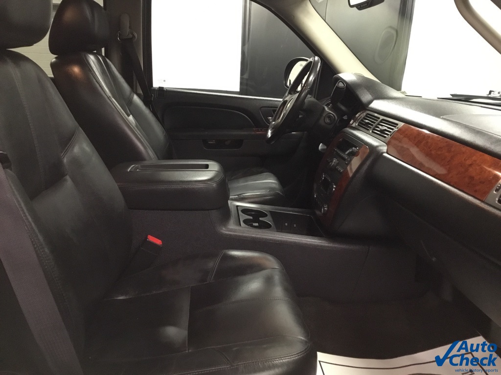 2011 Chevrolet Tahoe LT photo 35