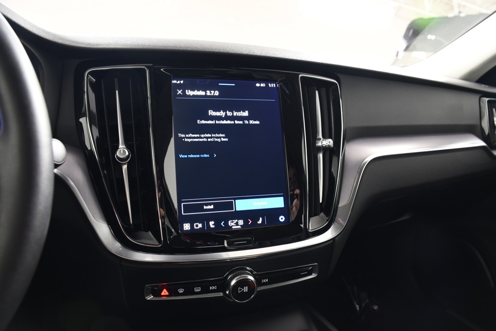 2024 Volvo S60 B5 Core photo 30