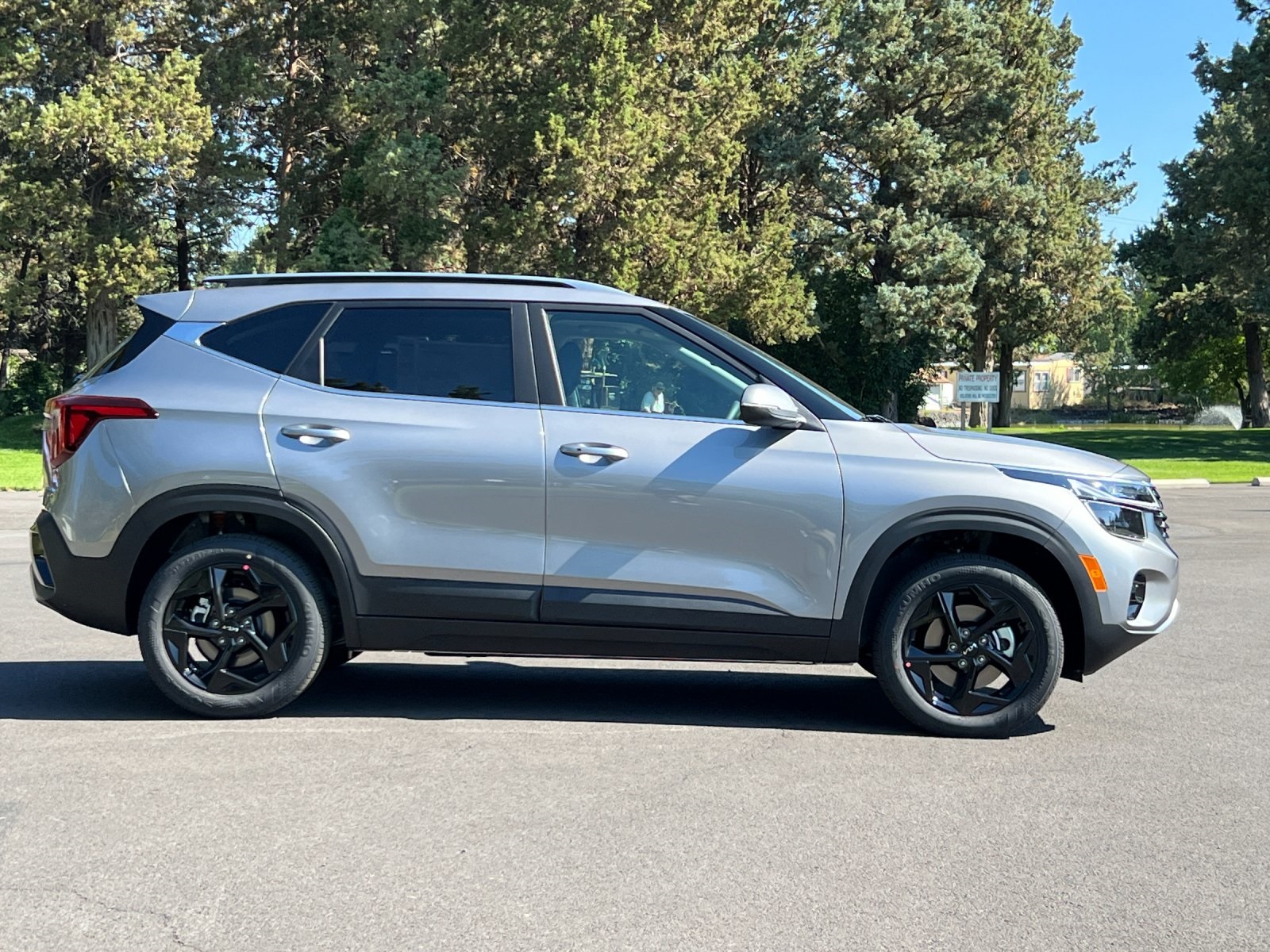 2026 Kia Seltos EX photo 2