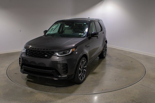 2025 Land Rover Discovery Dynamic SE's photo