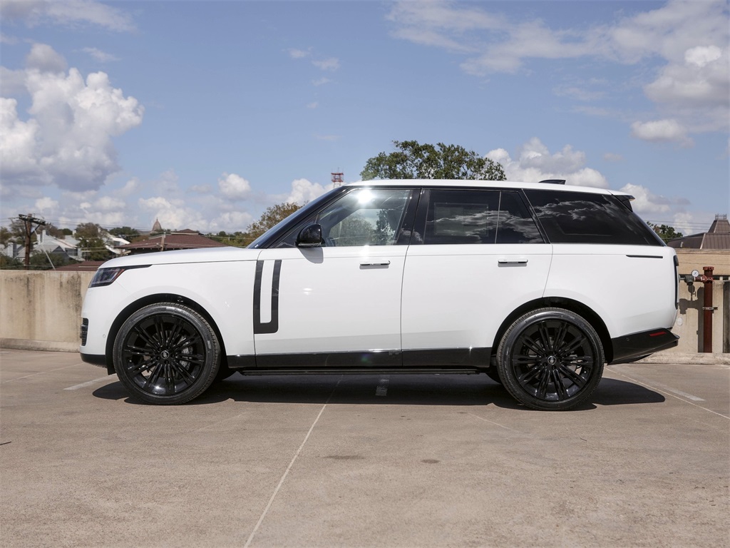 2025 Land Rover Range Rover SE photo 2