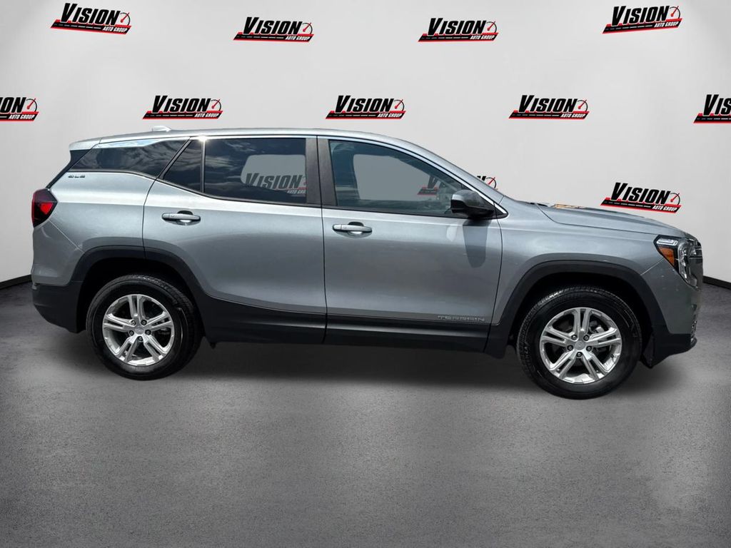 2023 Gmc Terrain SLE photo 4