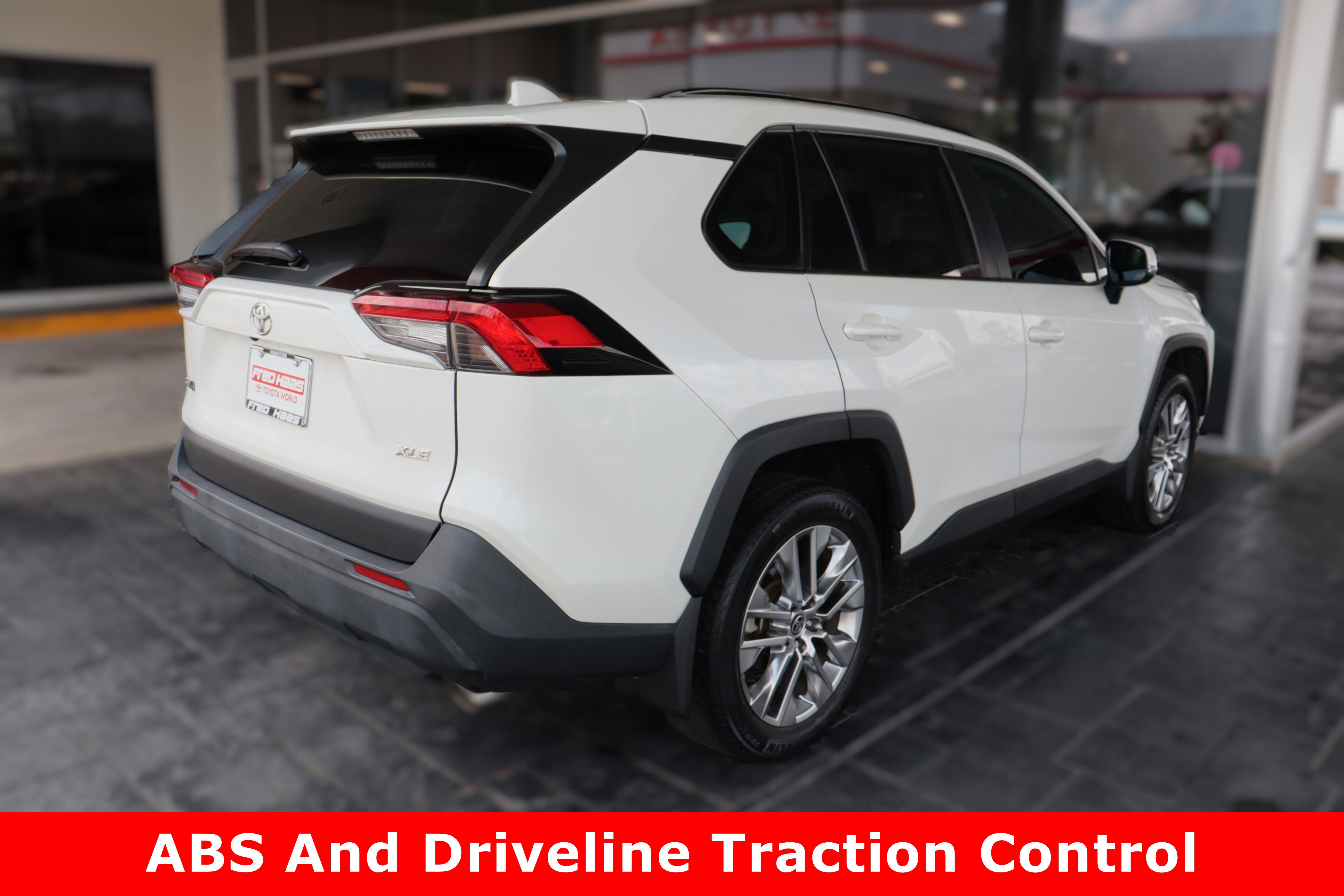 2022 Toyota RAV4 XLE Premium photo 6
