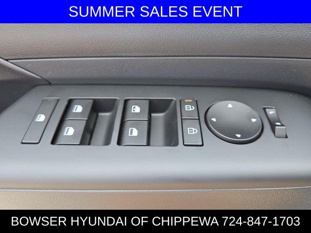 2025 Hyundai Kona SEL photo 5