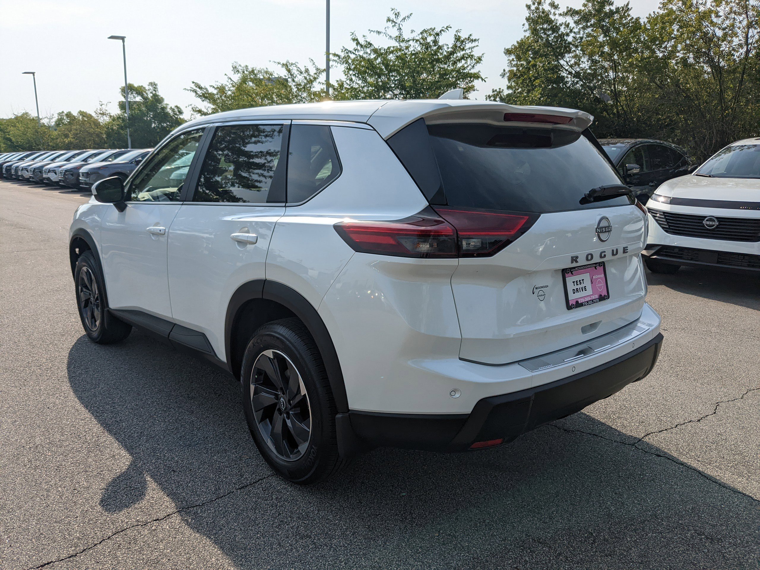 2025 Nissan Rogue SV photo 5