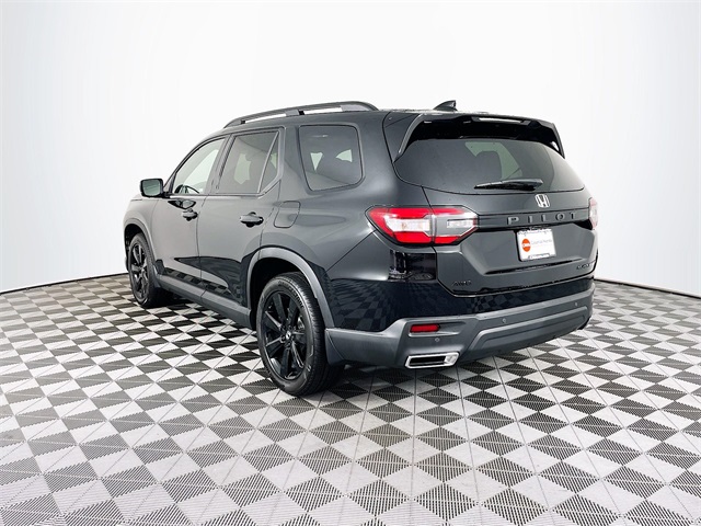 2025 Honda Pilot Black Edition photo 3