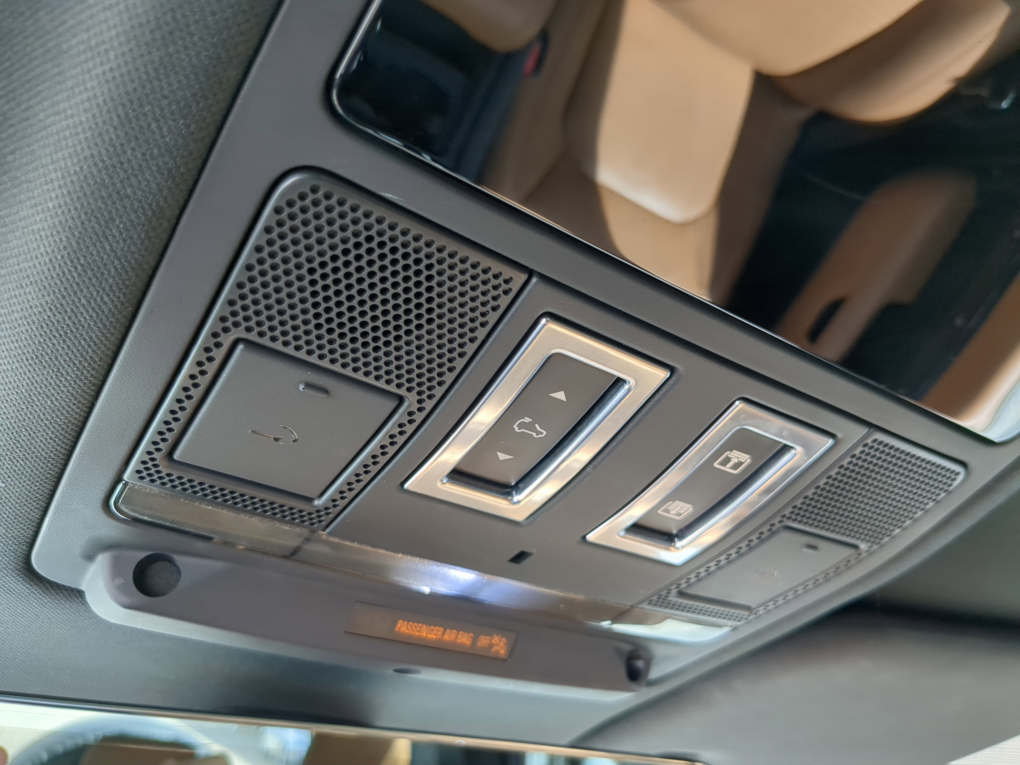2023 Land Rover Defender V8 photo 8