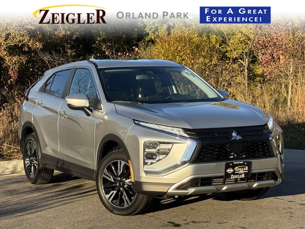 2024 Mitsubishi Eclipse Cross SE's photo
