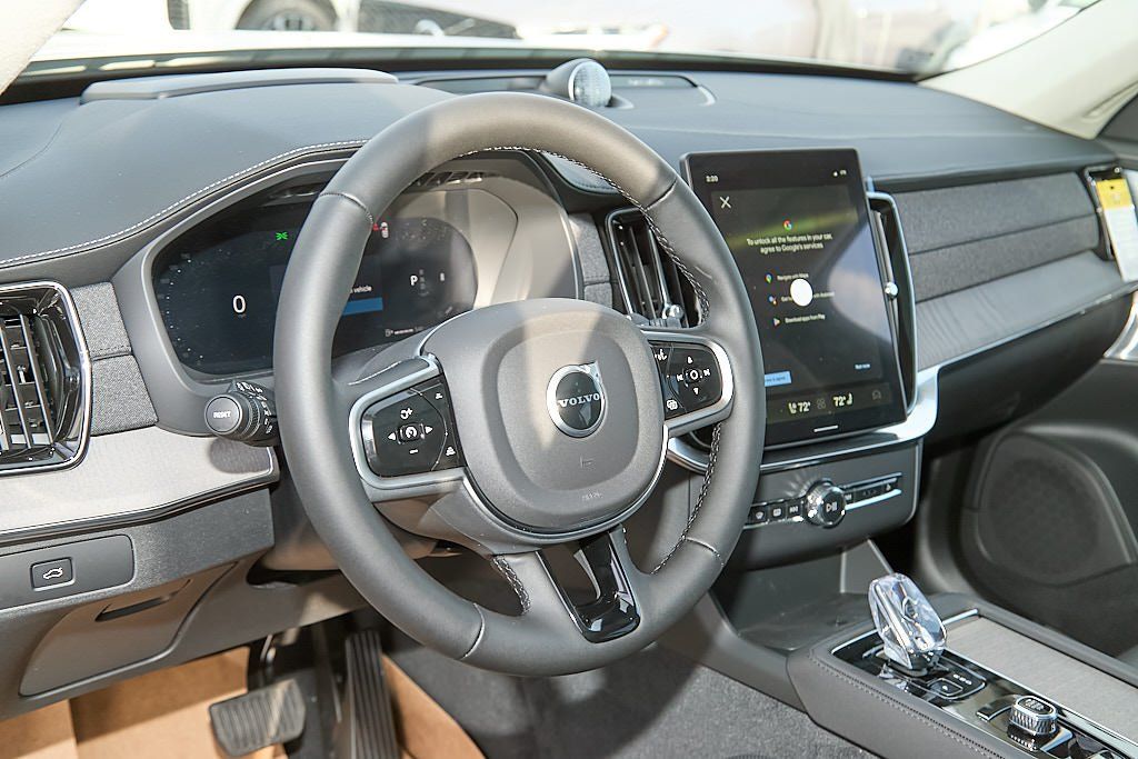 2026 VOLVO XC90 - Image 12