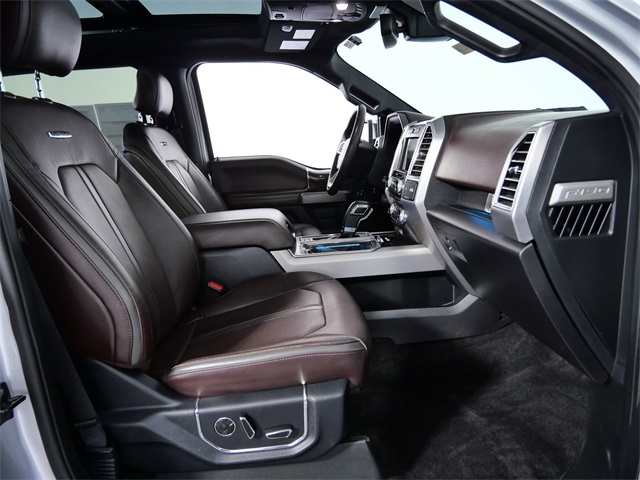 2016 Ford F-150 Platinum photo 10