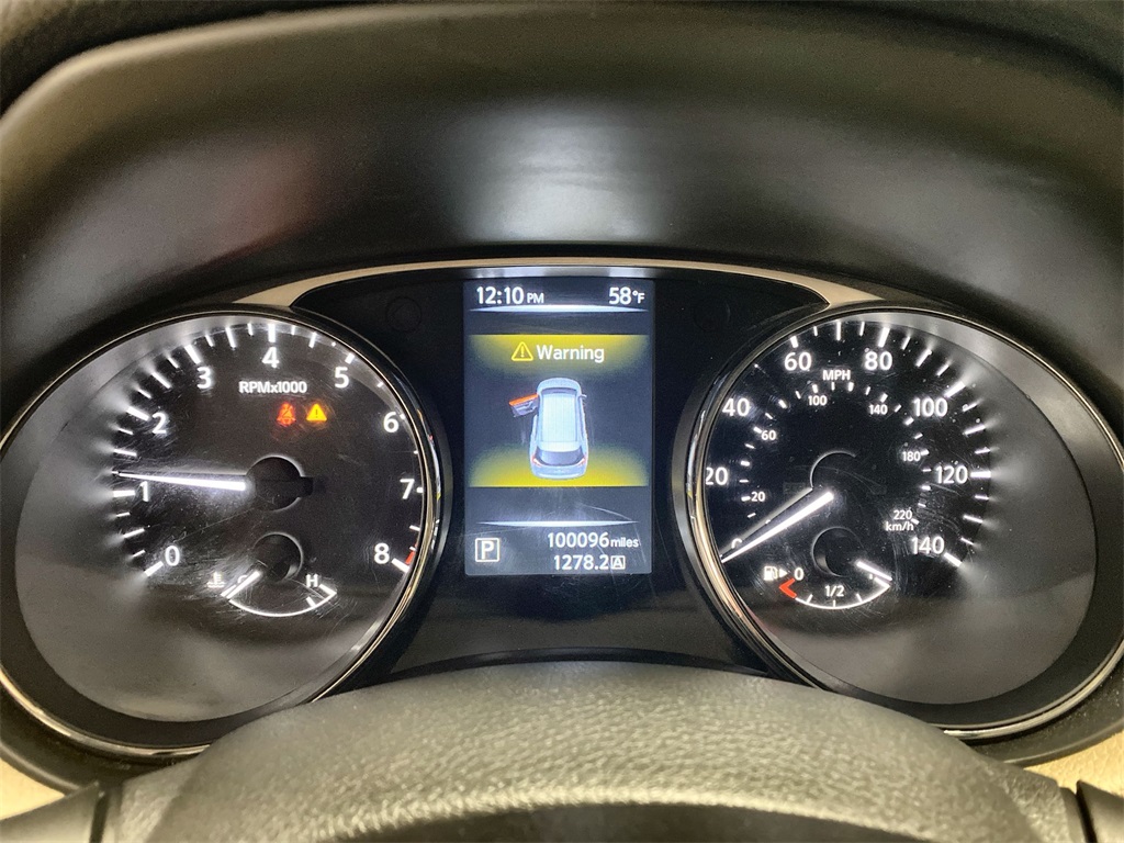 2016 Nissan Rogue S photo 2