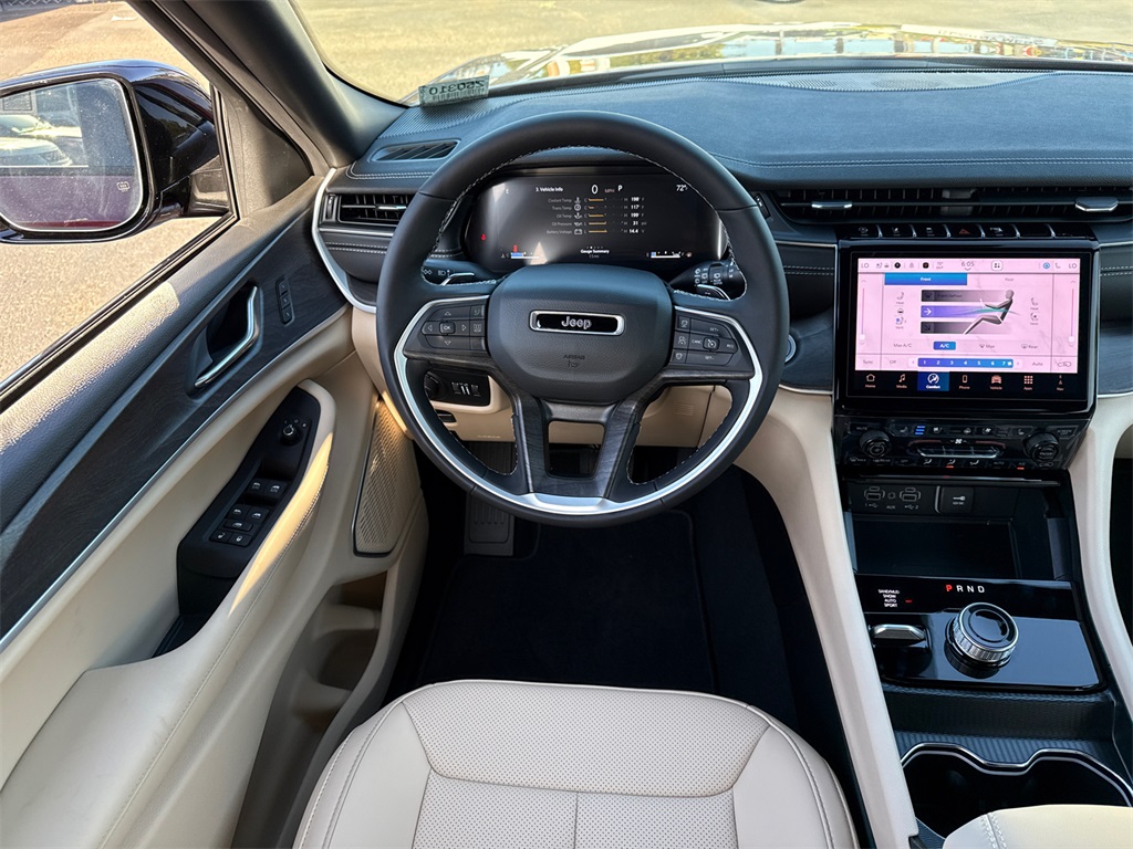 2025 Jeep Grand Cherokee Limited photo 20