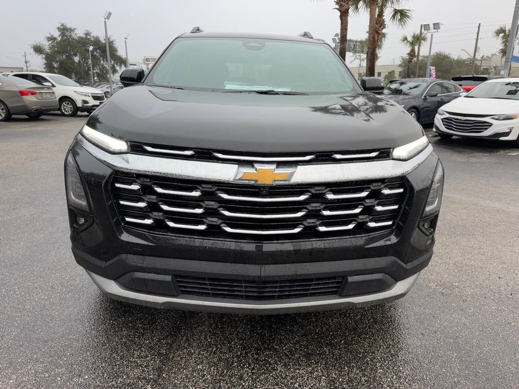2025 Chevrolet Equinox LT photo 2