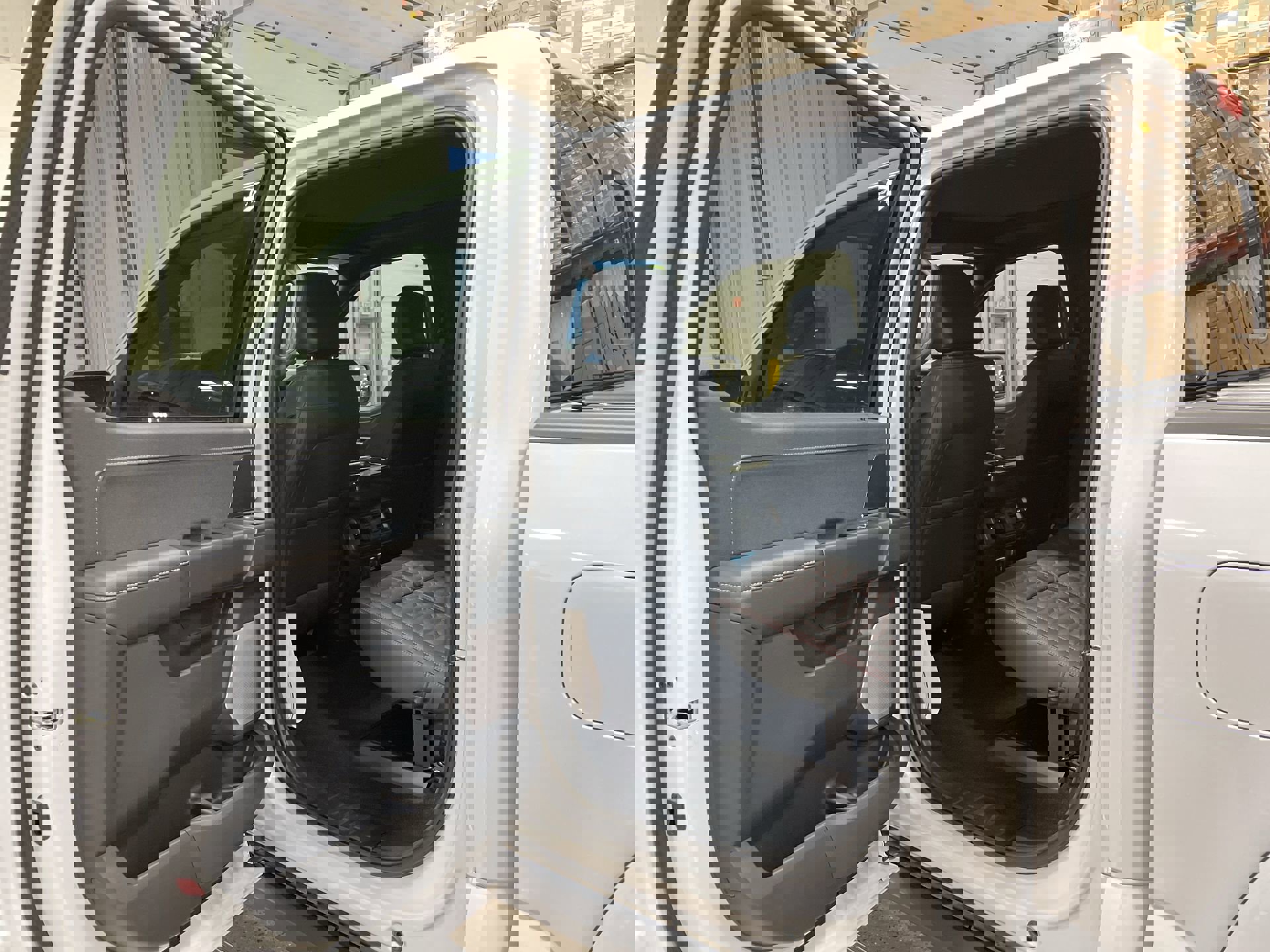 2025 Ford F-150 Lariat photo 15