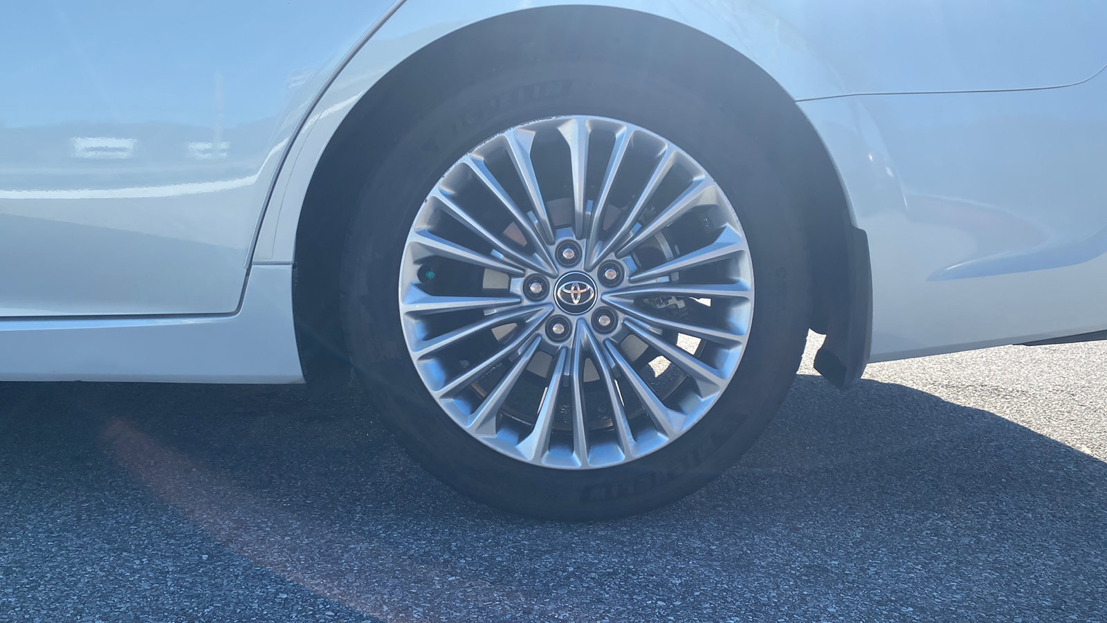 2020 Toyota Avalon Limited photo 22