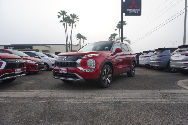 2025 Mitsubishi Outlander SE's photo