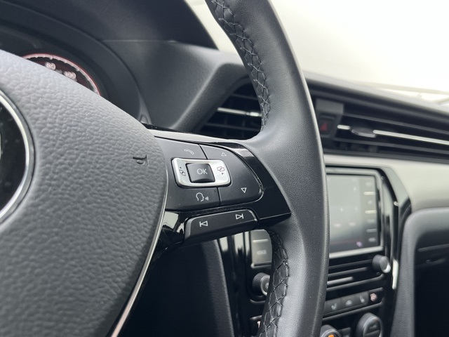 2022 Volkswagen Passat 2.0T SE photo 30