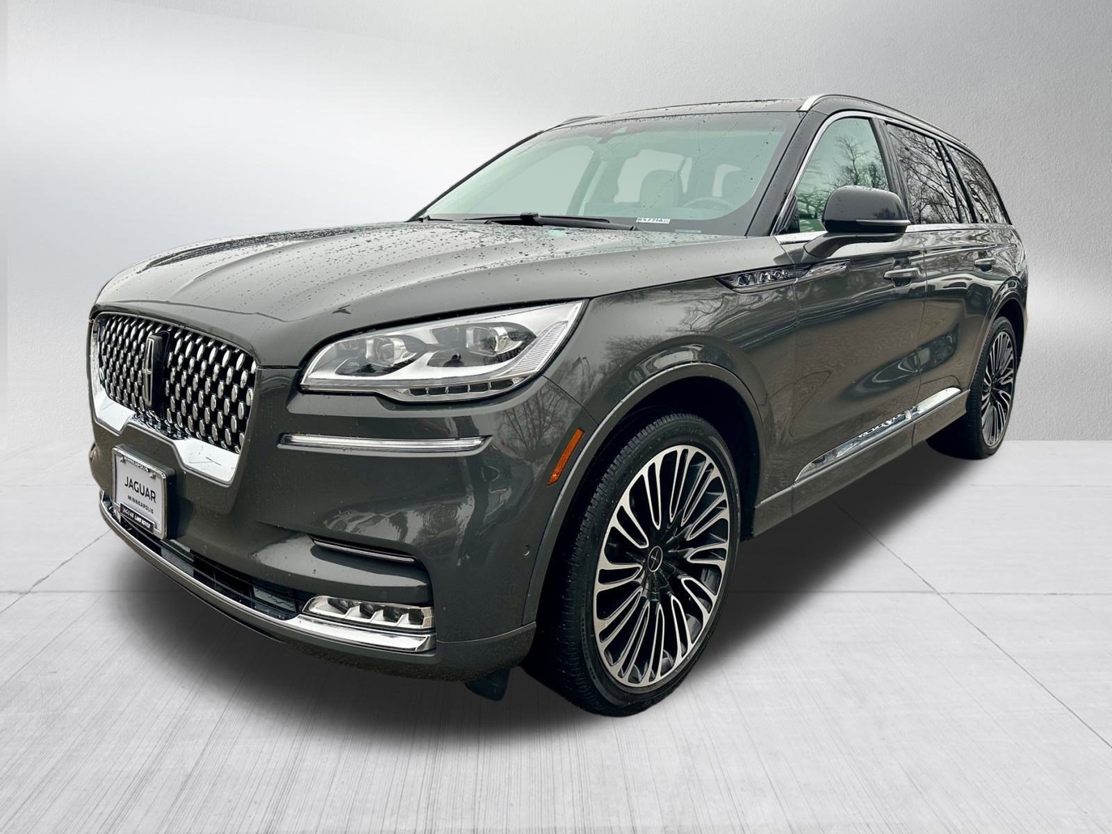 2024 Lincoln Aviator Black Label's photo