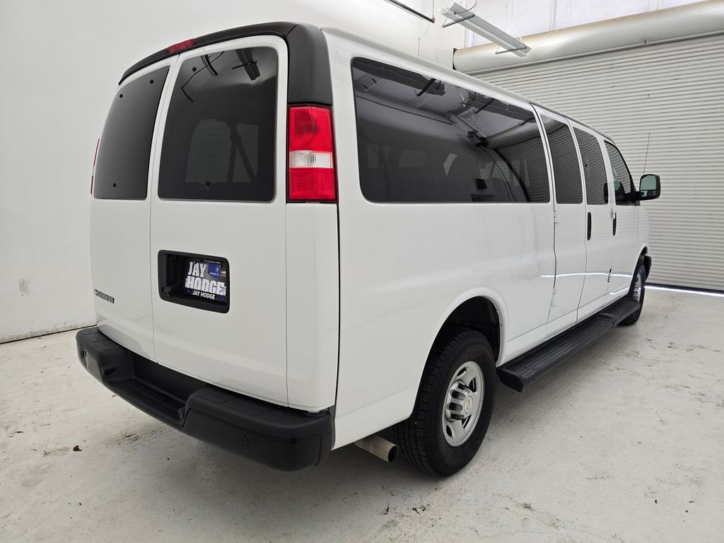 2022 Chevrolet Express 3500 LS photo 22