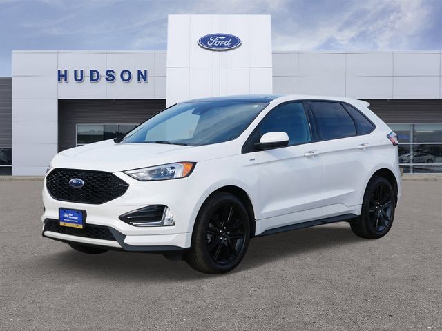 2023 Ford Edge ST-Line's photo
