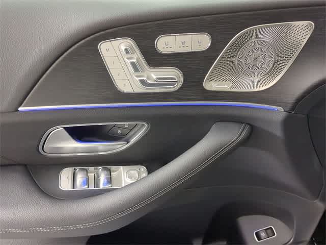 2025 Mercedes Benz GLS 450 photo 17