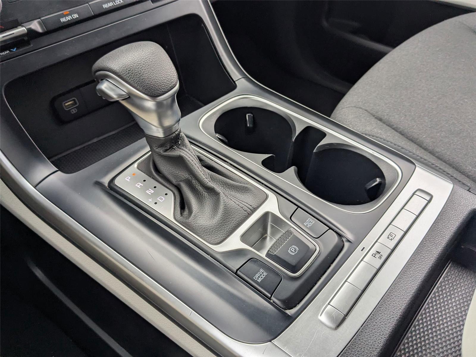 2022 Kia Carnival LX photo 24