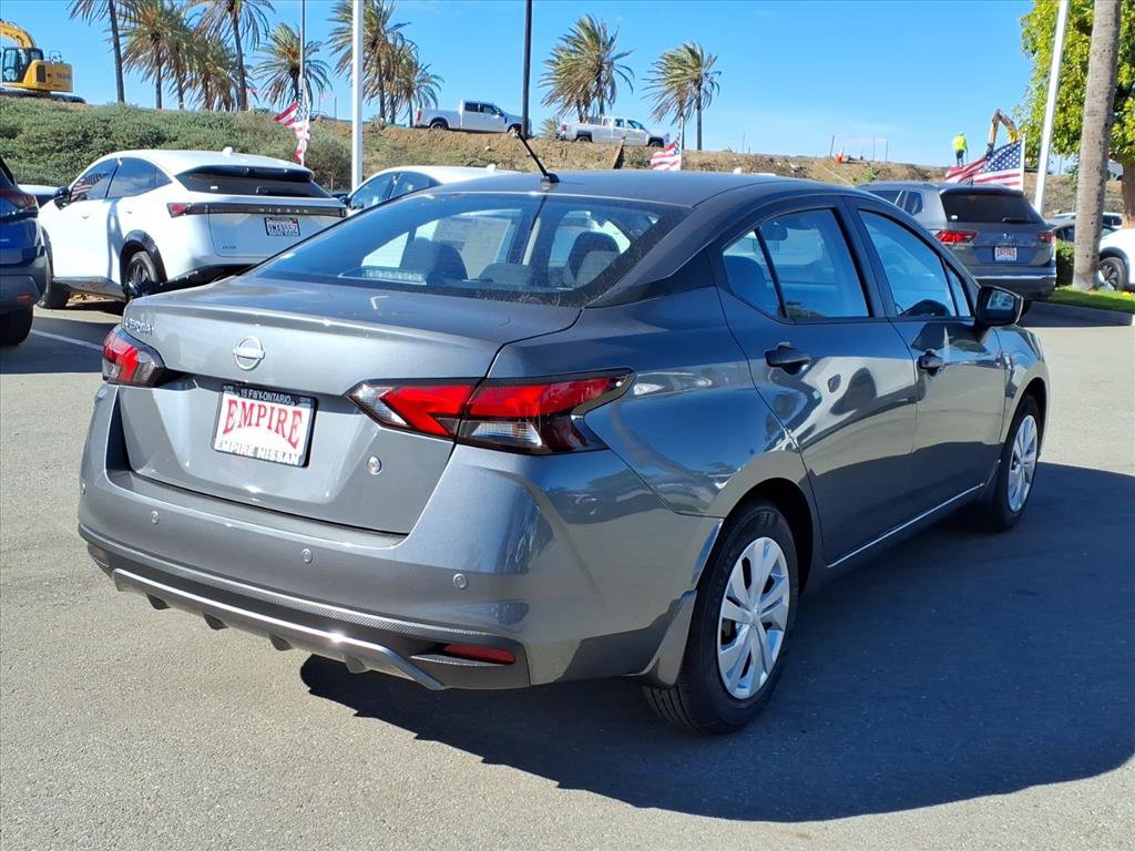 2025 Nissan Versa S photo 3