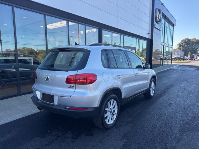 2017 Volkswagen Tiguan Limited photo 3