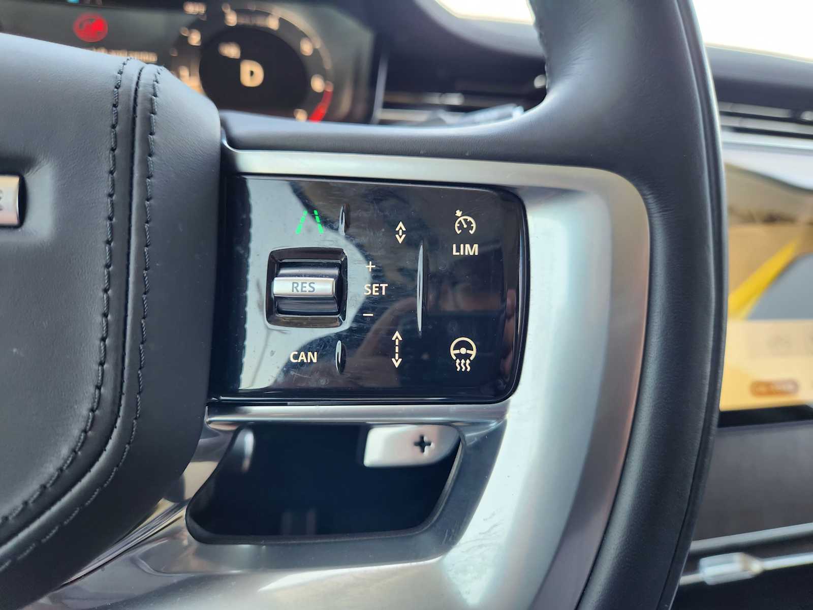 2024 Land Rover Range Rover SE photo 25