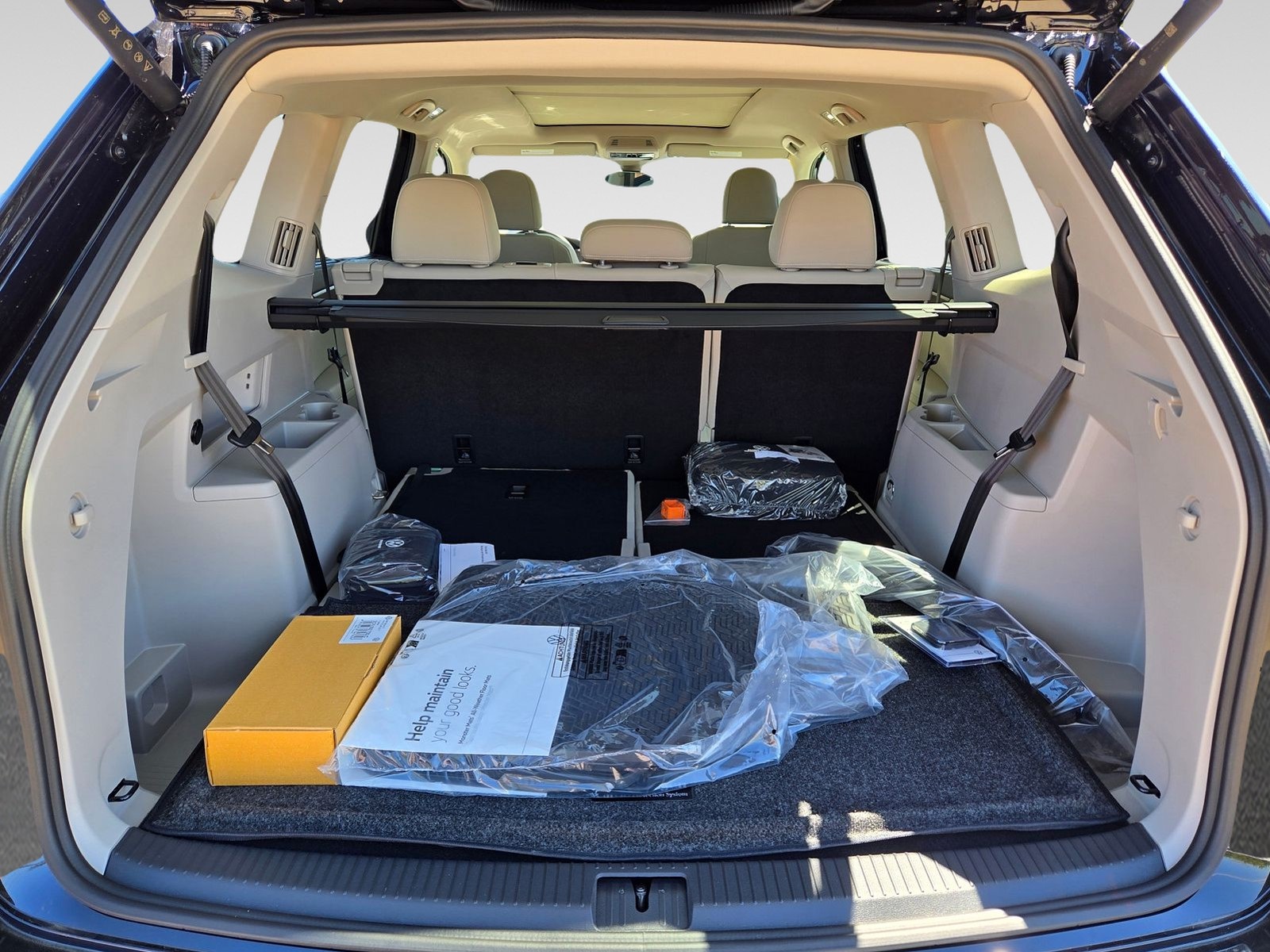 2026 Volkswagen Atlas SEL photo 4