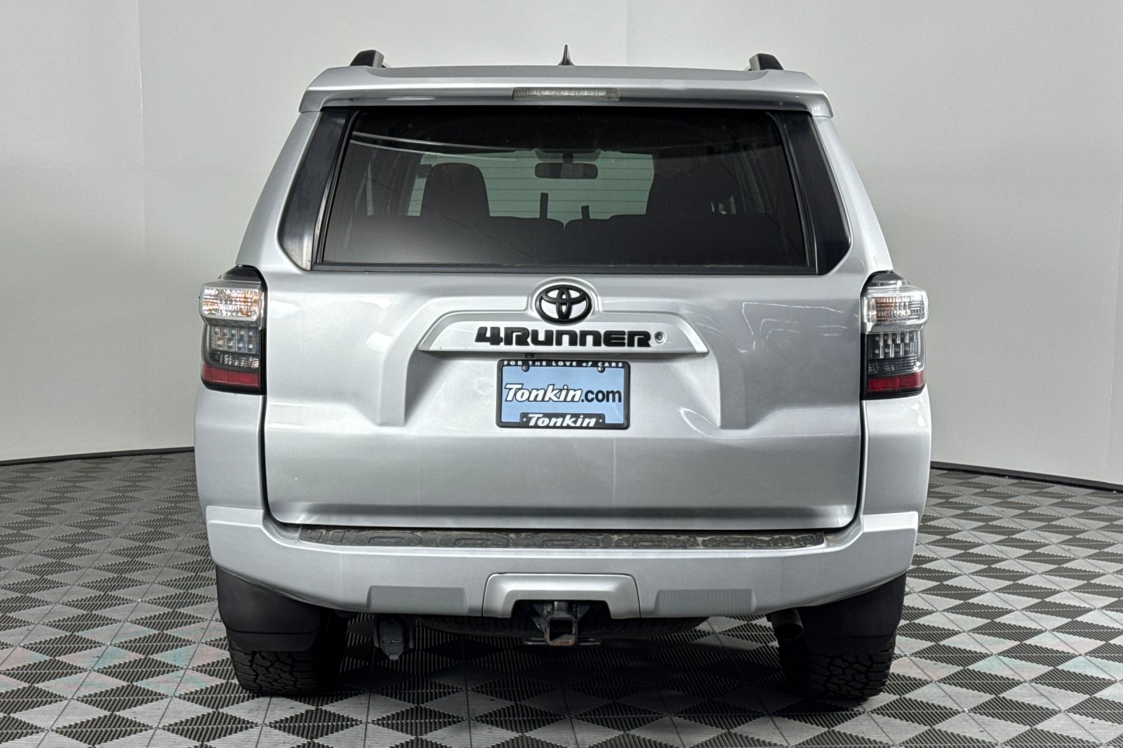 2019 Toyota 4Runner SR5 photo 4