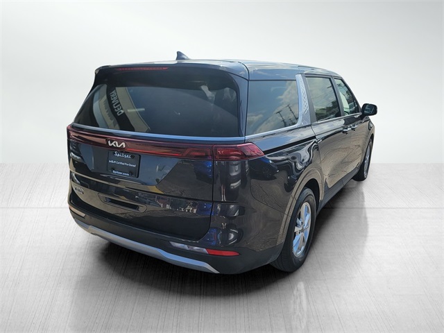 2024 Kia Carnival LX photo 2