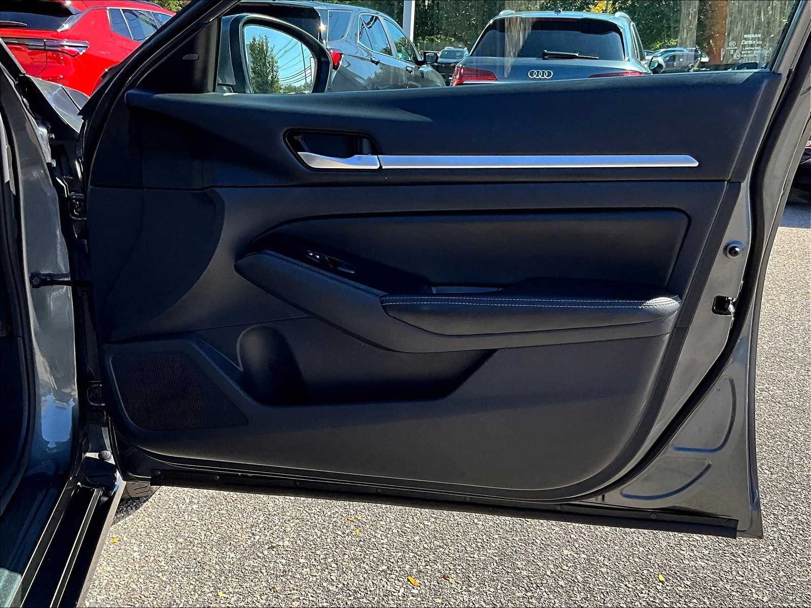2023 Nissan Altima 2.5 SV photo 12