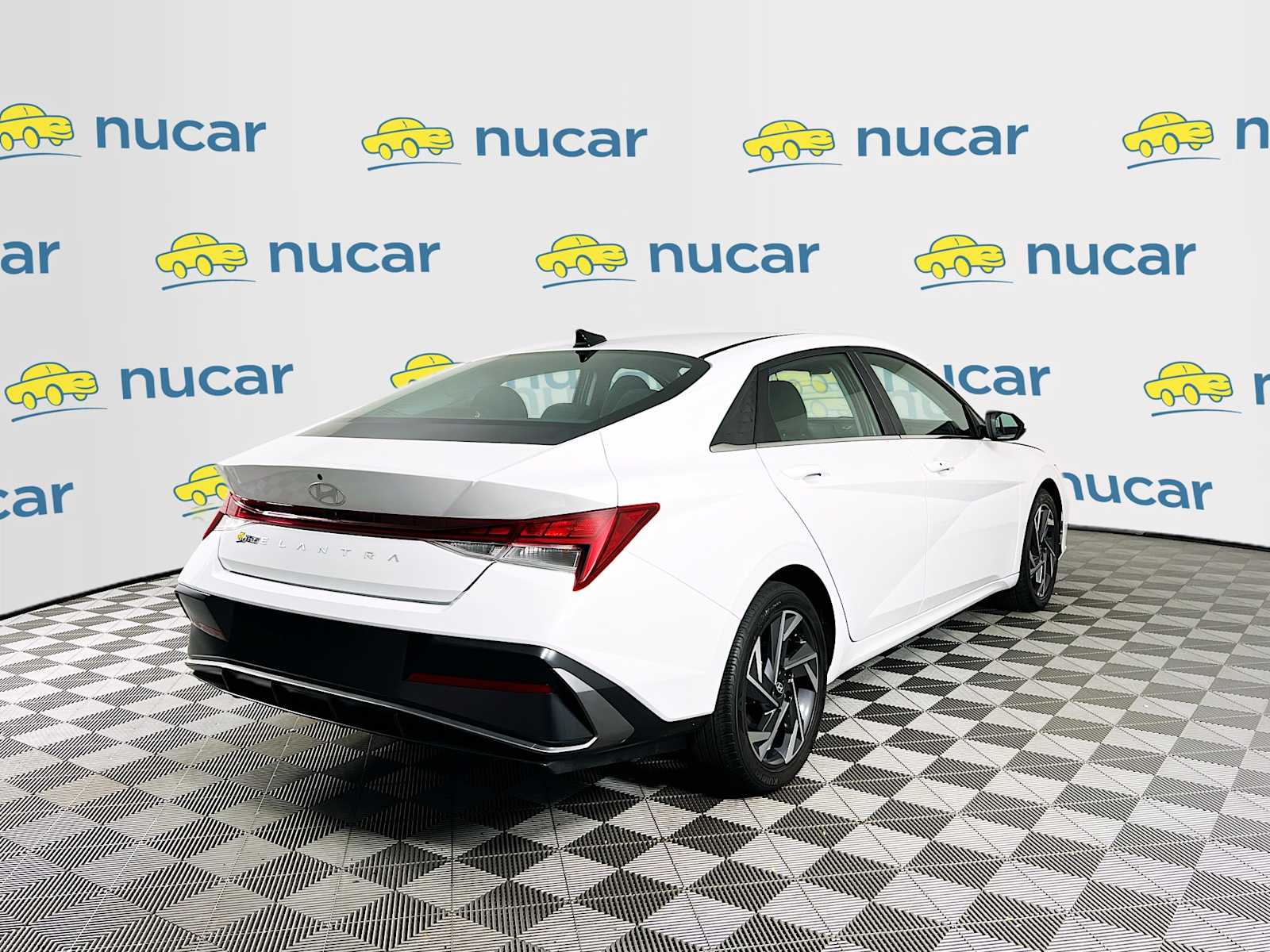 2024 Hyundai Elantra SEL Convenience photo 4