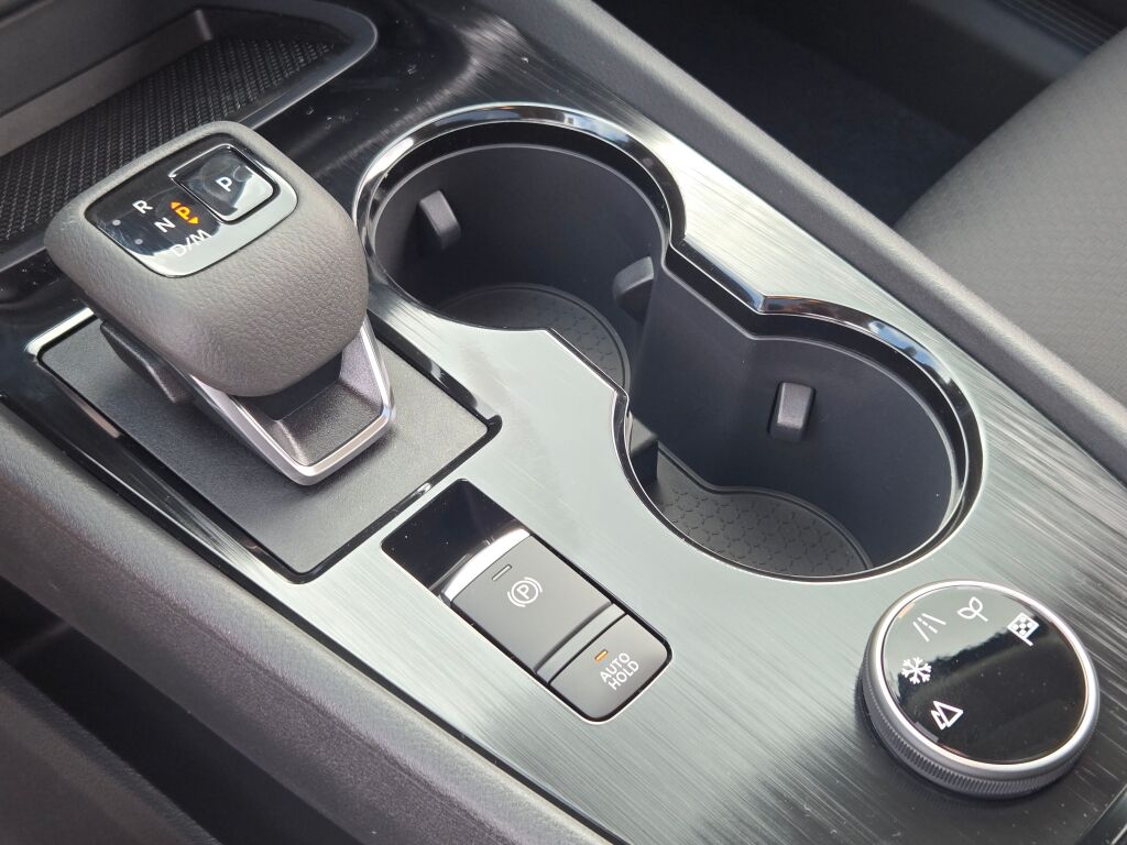 2026 Nissan Rogue SV photo 22