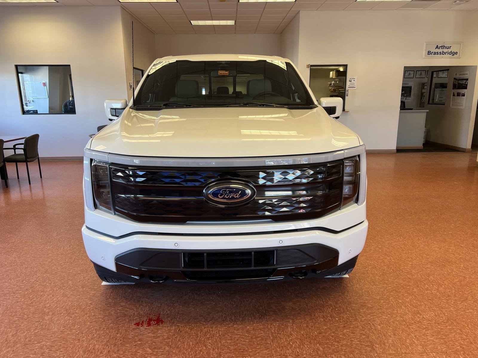 2023 Ford F-150 Lightning Platinum photo 2