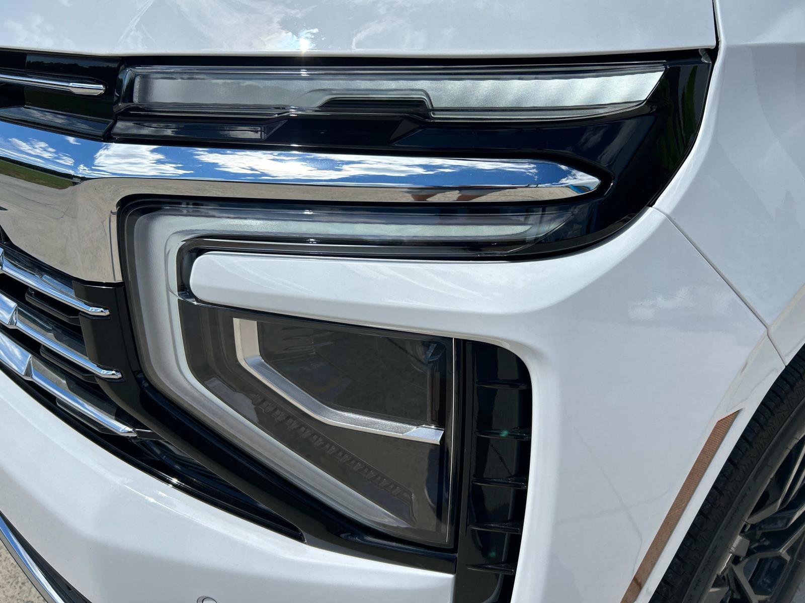 2025 Chevrolet Tahoe LT photo 10